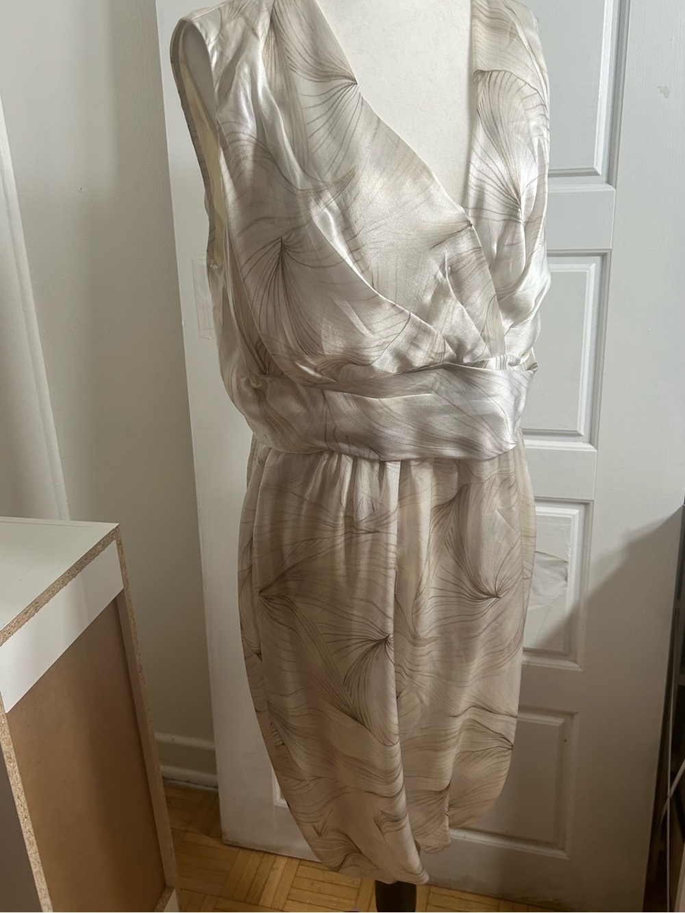 Ports 1961 100% Silk Draped Wrap Midi Dress Ivory Abstract Print Excellent